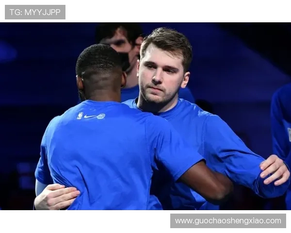 罗杰斯首开纪录模仿帕尔默经典庆祝引全场欢呼